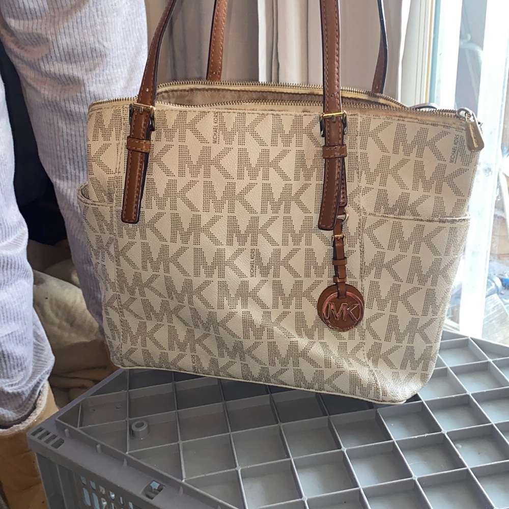 Micheal kors purse